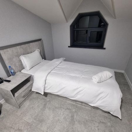 Revel Hotel Tashkent Exterior foto